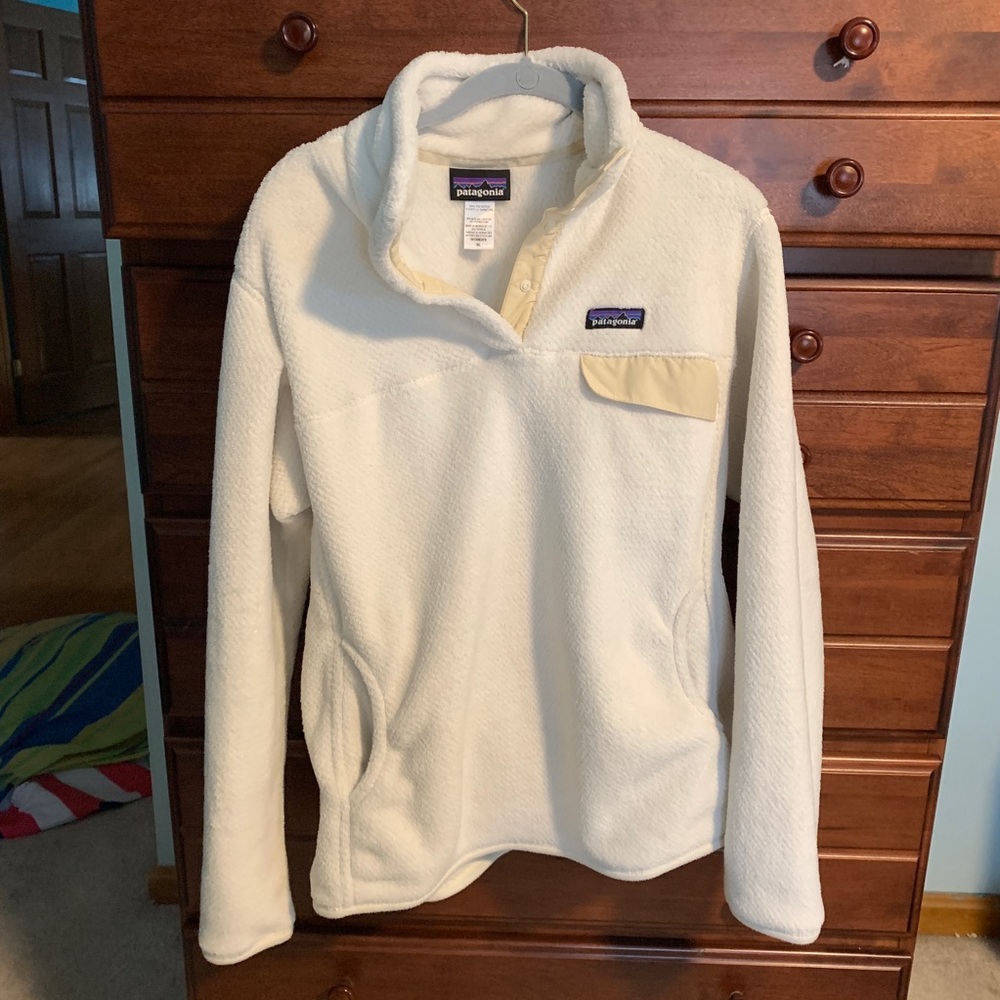 White Patagonia fleece size XL